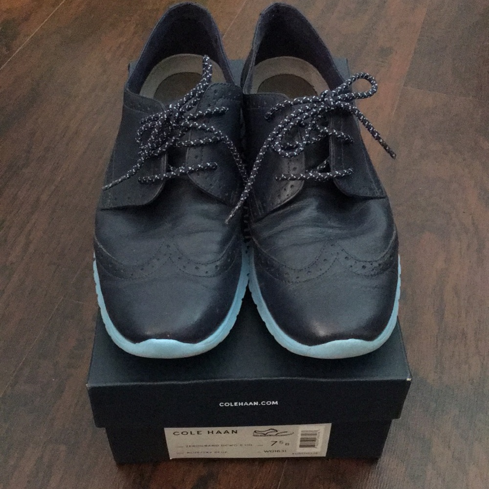 Navy Cole Haan Zerogrand sneakers. Size 7.5.